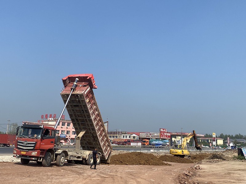 臨沂分公司忘我工作，以實干促大干