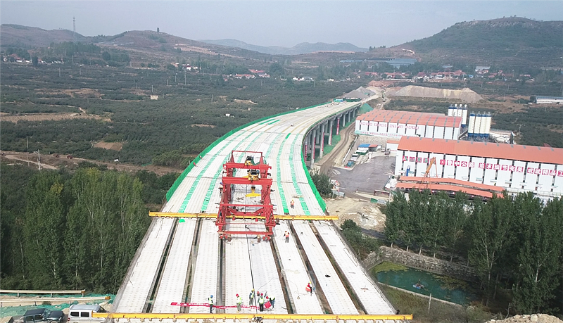 尋找最美公路人：學(xué)練結(jié)合、恪盡職守的青年公路人李軒