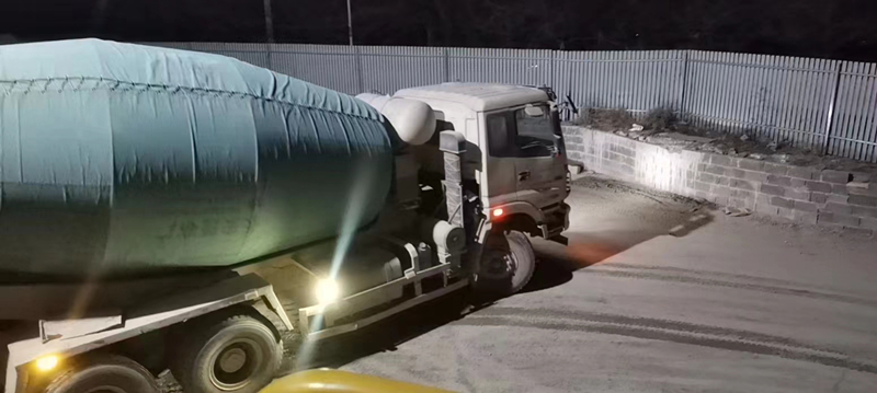 3、首輛罐車出發(fā)_副本