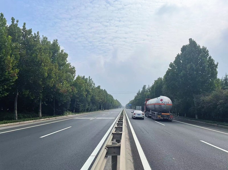 獻禮國慶——我公司承建的2023年淄博市國省道養(yǎng)護工程三個標段（四條路）全部順利通過竣工驗收