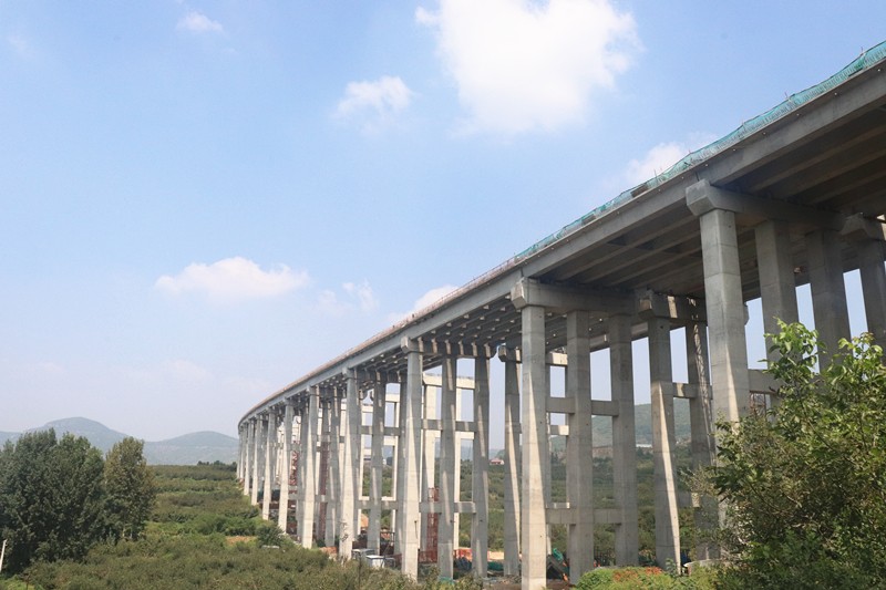 國慶我在崗——臨臨高速建設團隊擂響戰(zhàn)鼓，掀起建設新熱潮