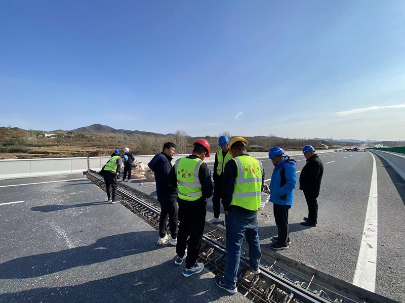 2-2、施工前，項(xiàng)目辦組織去其他標(biāo)段參觀學(xué)習(xí)_副本