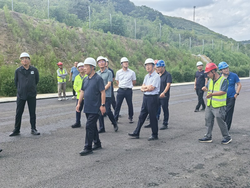 山東高速集團(tuán)公司黨委常委、副總經(jīng)理李懷峰到臨臨施工六標(biāo)調(diào)研