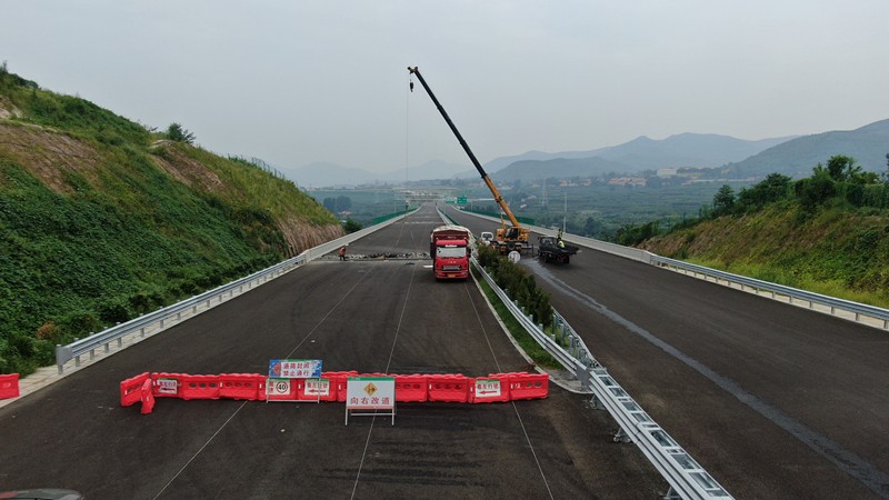 伸縮裝置吊裝_副本