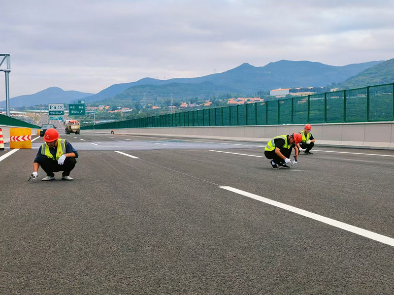 全線徒步（從北到南）路面附著物清理—周仕濤、鄭浩楠、趙嘉澍_副本