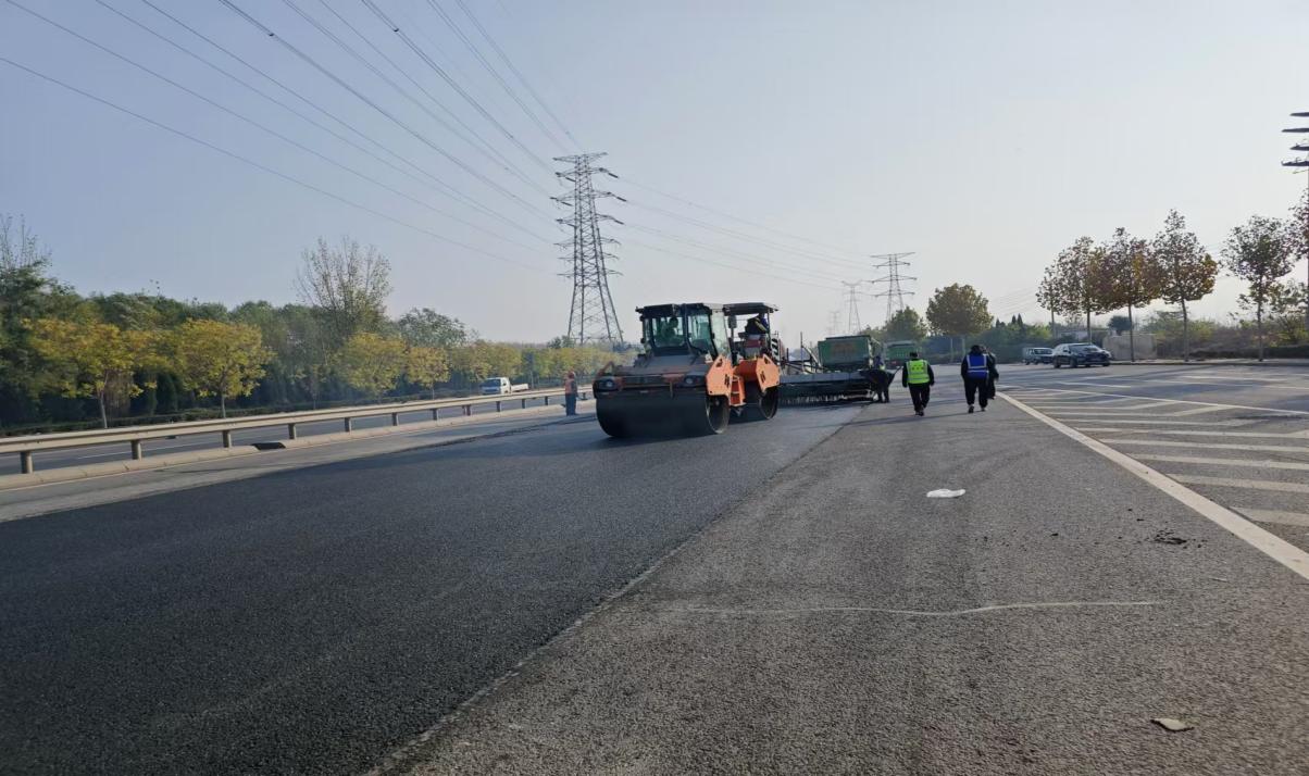 霜寒無(wú)阻，鋪筑暢途