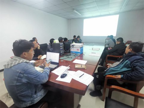 第二工程公司沭河生態(tài)路項目首次水穩(wěn)攤鋪工作順利完成