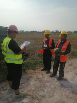 第二工程公司第三項(xiàng)目部組織“講安全、送清涼”活動(dòng)