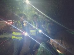 安全工作不下班---落實安全防范，開展夜間巡查