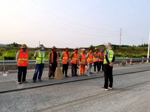 G205中修工程略影——第三工程公司施工公司工程動(dòng)態(tài)