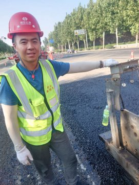 戰(zhàn)高溫、斗酷暑、保質量、拼進度