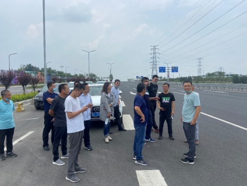 【抓作風 創(chuàng)效益】魯山大道―魯泰大道互通立交橋工程、魯山大道拓寬改造工程順利通過交工驗收