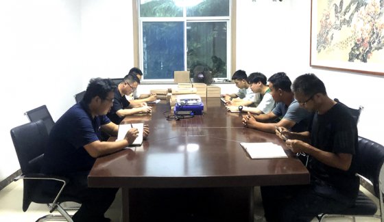 【抓作風(fēng) 創(chuàng)效益】第三工程公司沿河?xùn)|路項(xiàng)目積極展開弱電管線施工