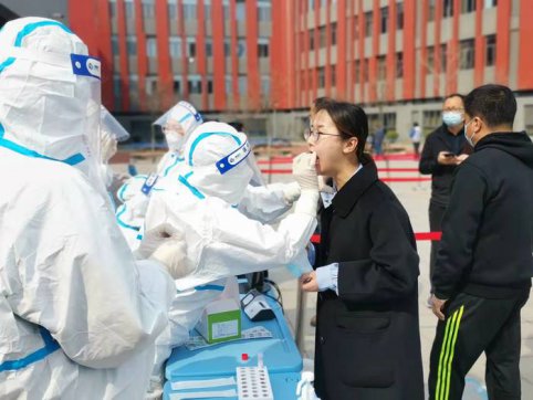 抗擊疫情——致敬最美逆行者！