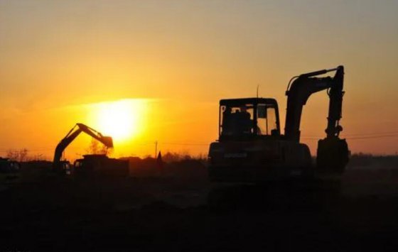 努力拼搏，不負(fù)韶華